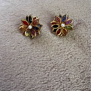 Vintage earrings 🌸